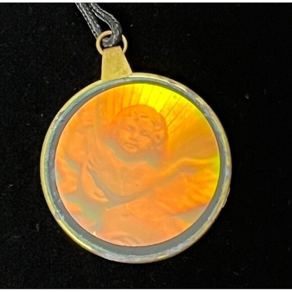 Hologram Vintage Necklace Pendant 3D Glass‎ Cherub Baby Angel Musical Instrument - Picture 3 of 5